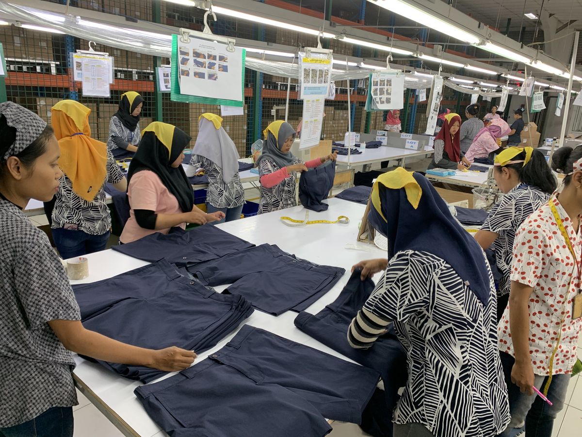 Custom clothing manufacturer USA by quality garments msg